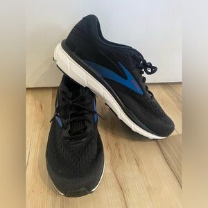 Brooks Dyad 11 Men’s Size 12 WIDE NEW W/OUTBOX Black